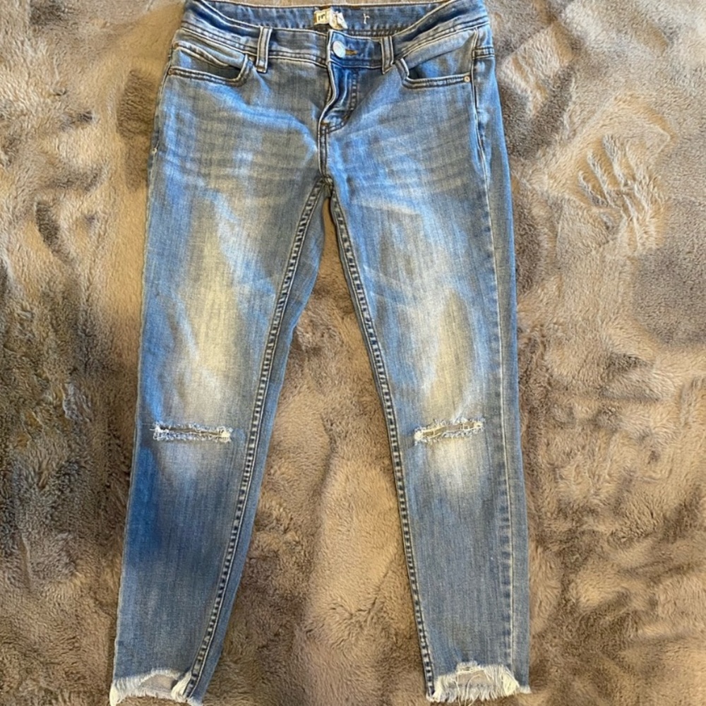 Free people light wash  cropped fringe jeans 26